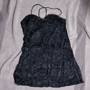 For love and lemons size L Elegant Black Floral Dress